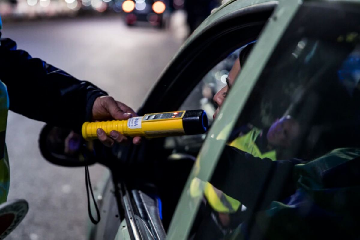Alcoltest a un automobilista