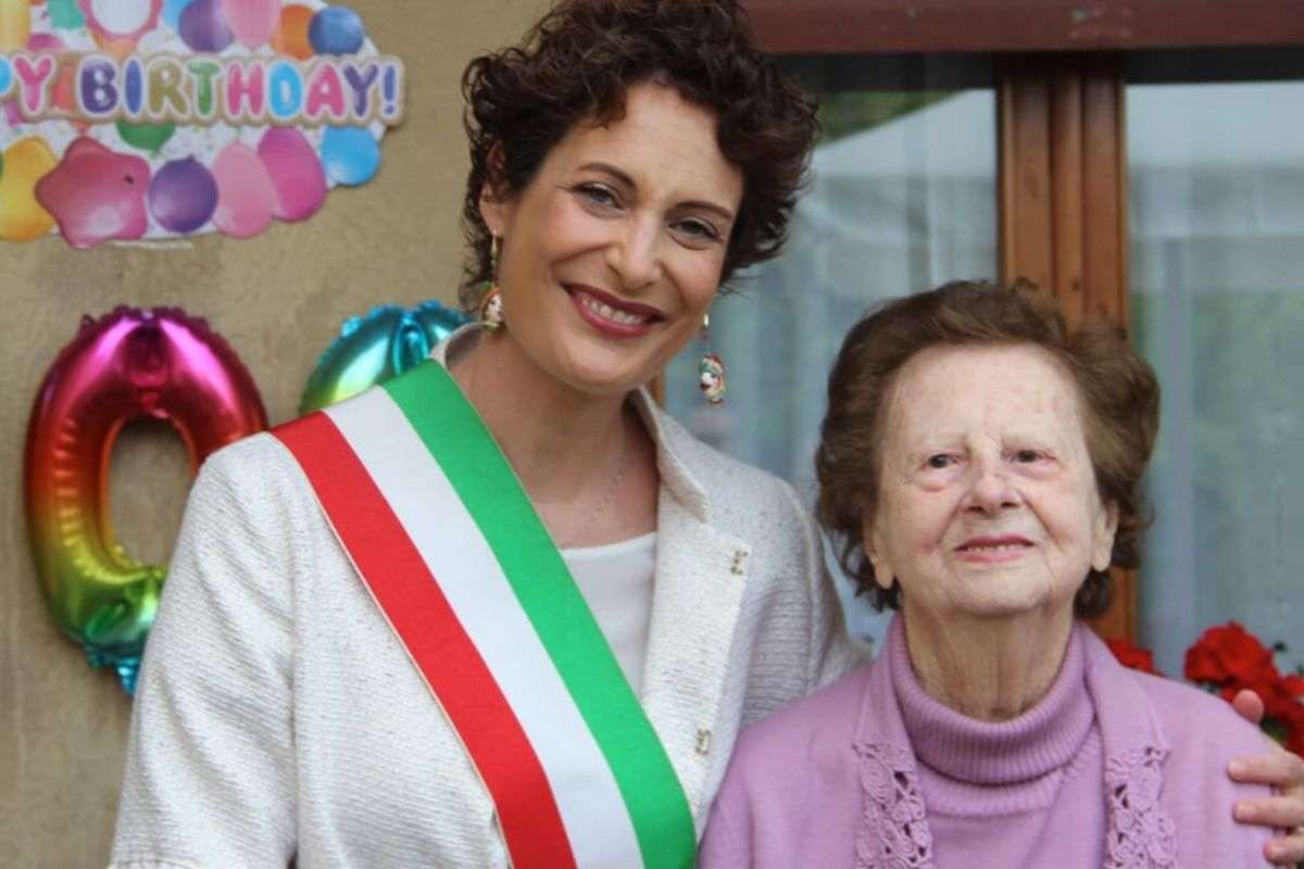 Anna Maria Lorenzon con il sindaco Rossella Cendron