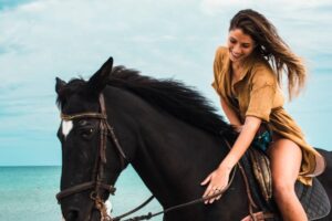 Donna a cavallo