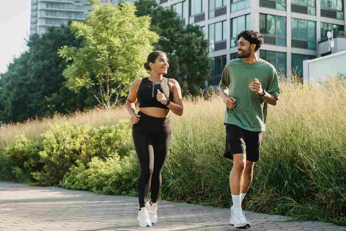 Camminare o correre, qual è la scelta migliore per dimagrire?