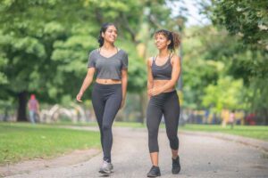 ragazze che camminano